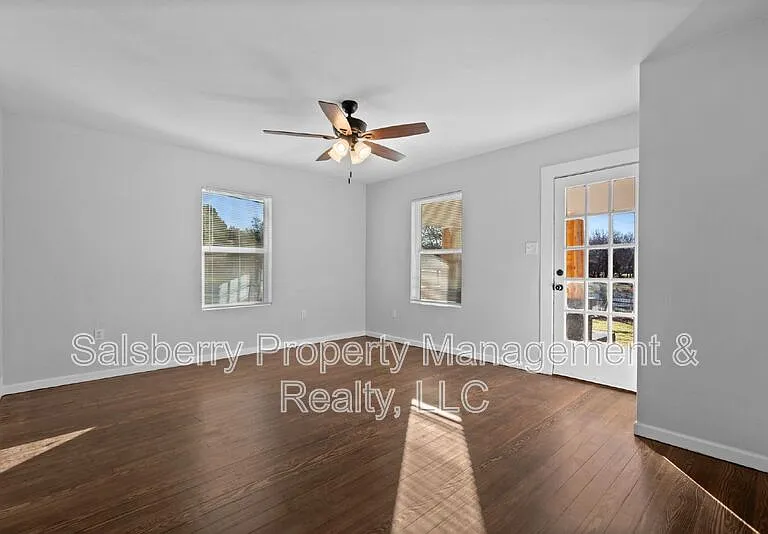 71 Crown Rd — Photo 21