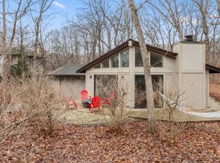 132 Saint Andrews Trl, Fontana, WI 53125