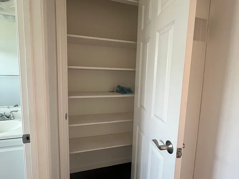 214 Avery Ln #6 — Photo 10