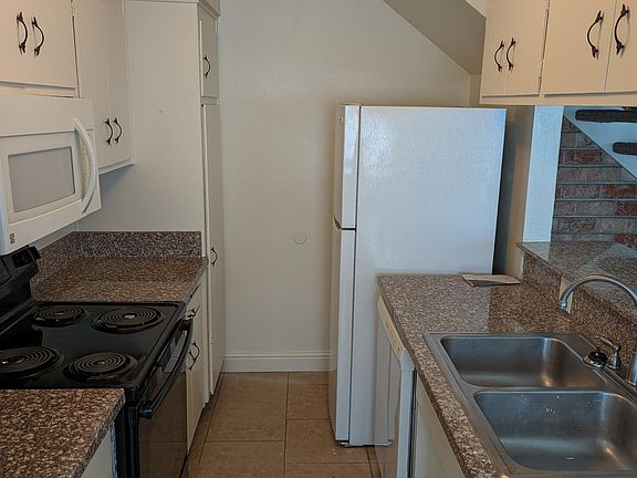 3rd image of 2800 Norcade Cir APT 3
