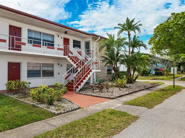 2050 58th Ave N APT 28, Saint Petersburg, FL 33714