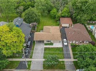 35 Carriage Rd, Saint Catharines, ON L2P 1S6