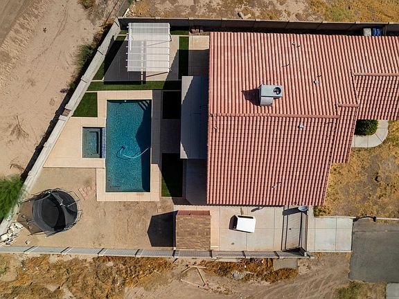 2nd image of 709 S Clifford Way
