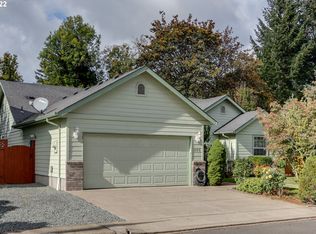 1155 Edgewater Ln, Cottage Grove, OR 97424