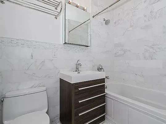 Rented by Safdie Realty Group | media 16