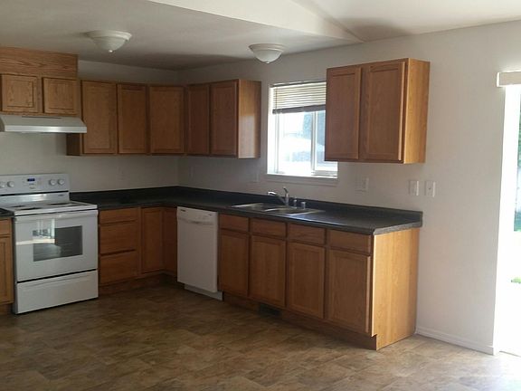 4th image of 1176 S Grand Dr
