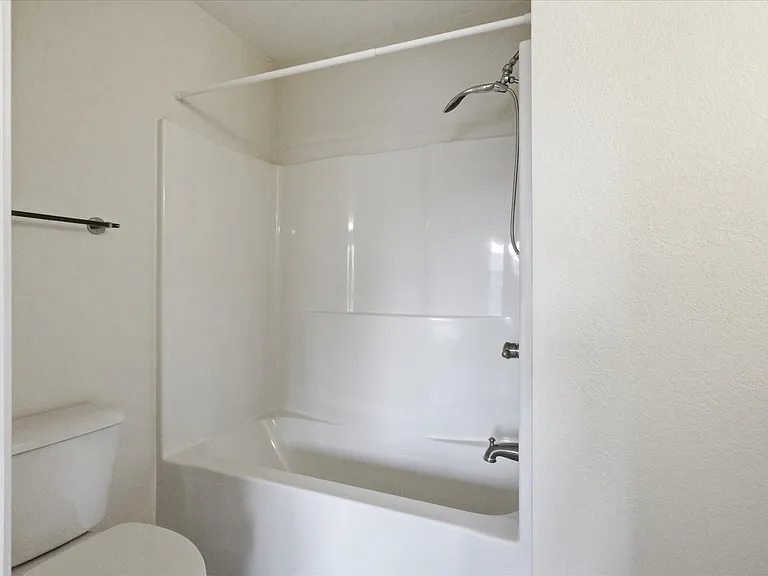2430 Hallerins Ct — Photo 10