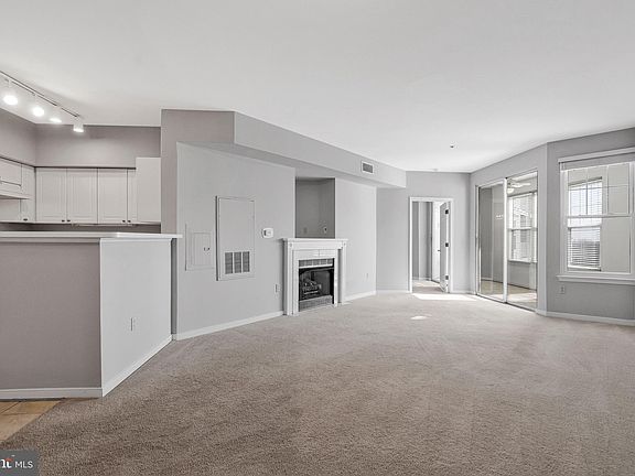 4th image of 1625 International Dr Unit 321
