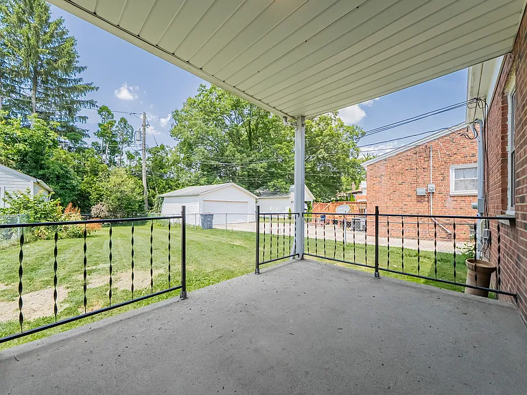 24111 Edgehill Dr — Photo 40