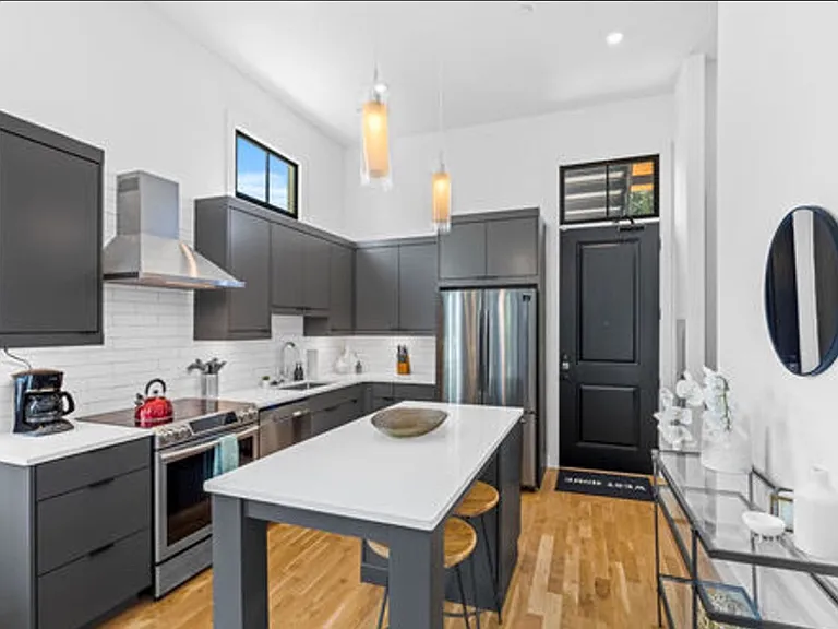 788 Bonaventure Ave NE — Photo 29