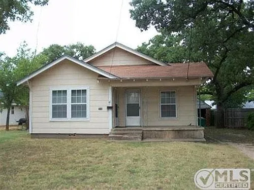 715 W Frey St Photo 1
