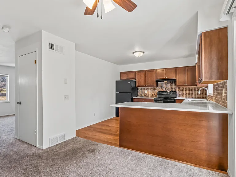 1302 N Gammon Rd — Photo 6