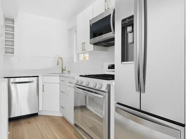 230 East 79th Street image 4 of 6