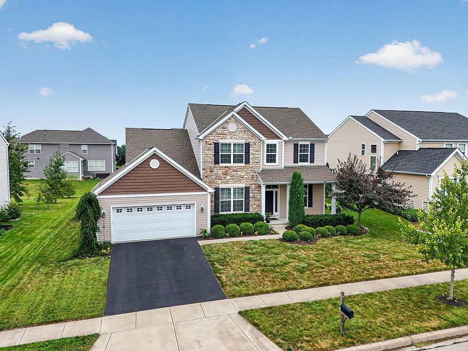 1st image of 566 Bridle Dr