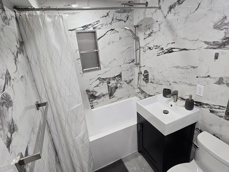 36 Manorglen Cres — Photo 19
