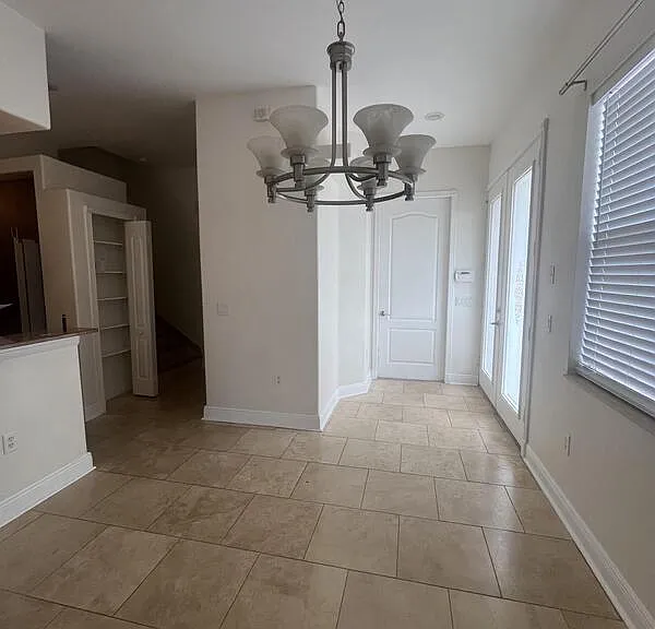 2119 Montclair Dr — Photo 4