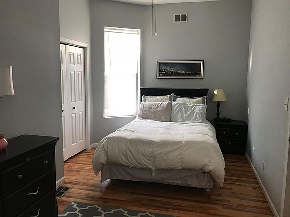 5th image of 3307 N Southport Ave APT 1F