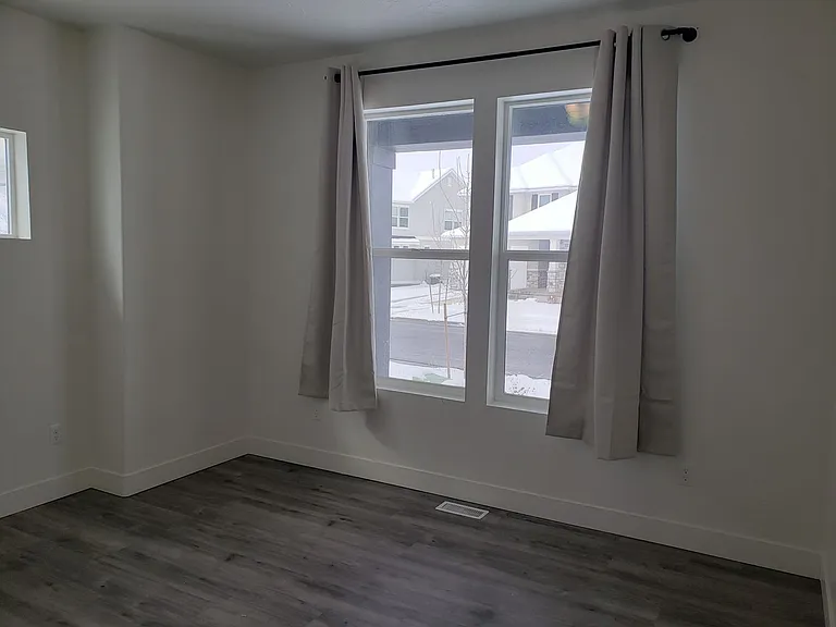 1033 S Vine St — Photo 48