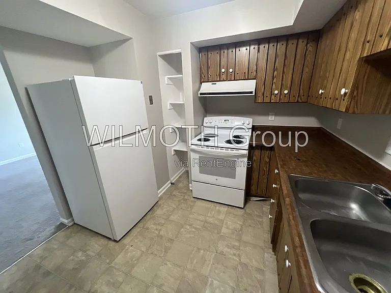 1310 Millerwood Dr #2 — Photo 5