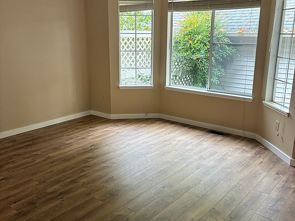 4th image of 4228 144th Ln SE