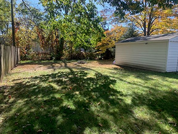 3rd image of 35033 Glen St