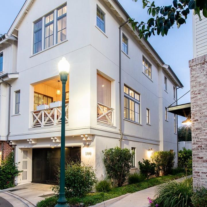 1st image of 100 Lottie Ln