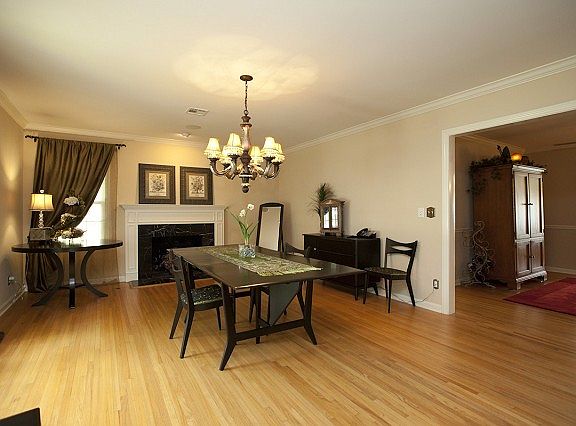3rd image of 2525 S Evanston Ave