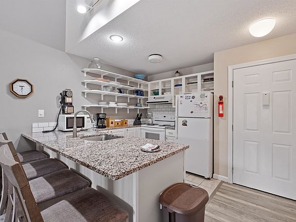 3rd image of 10 Lakeside West Drive #58