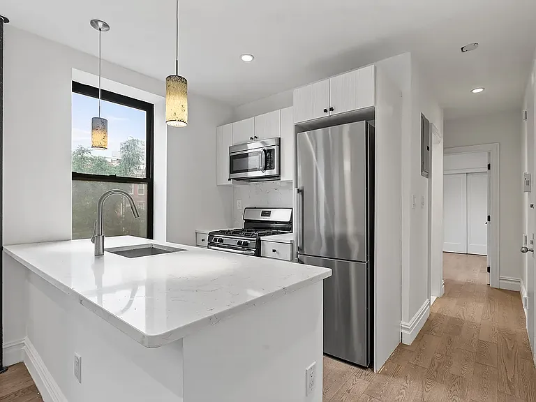 152 Thompson St #3C — Photo 4