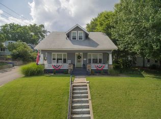 425 S 2nd St, Saint Charles, MO 63301