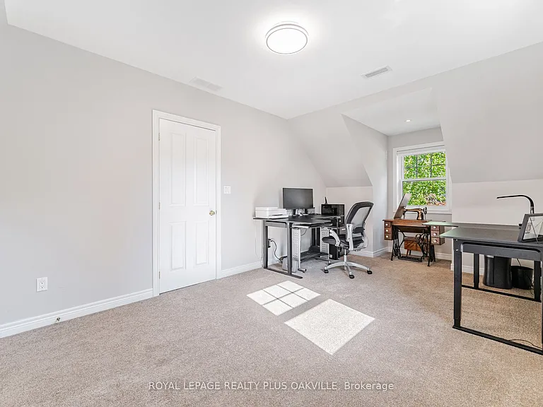 43 Ravina Cres — Photo 37