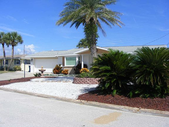 5th image of 17 Longfellow Cir