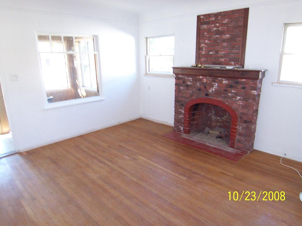 2nd image of 117 E Warner St
