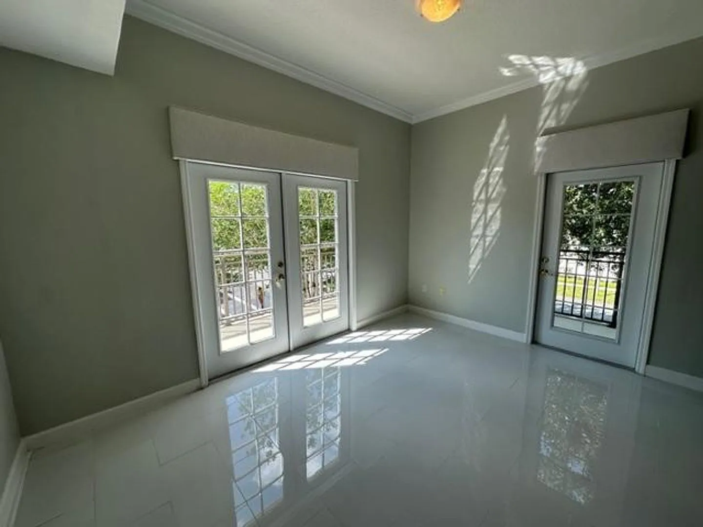 Iconic 2 story corner condo at the Terraces of Celebration. Completely renovated 2 Bedroom, 2 Bat... — Photo 4
