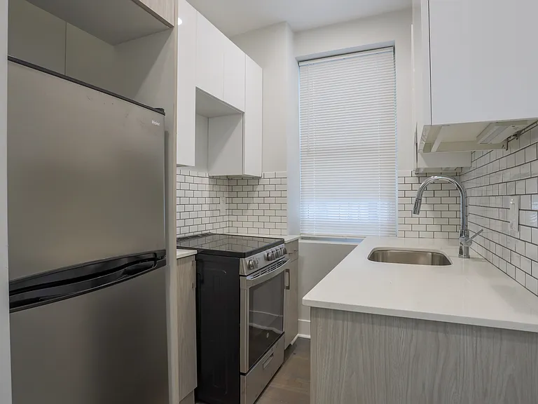 235 Park Dr #9 — Photo 1