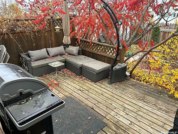 2nd image of 109 Laing Cres
