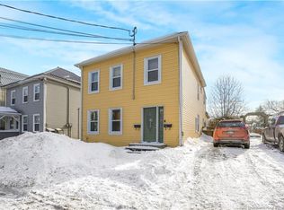 144 Saunders St, Fredericton, NB E3B1N3