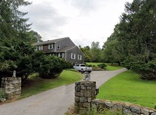 17 Farm St, Dover, MA 02030