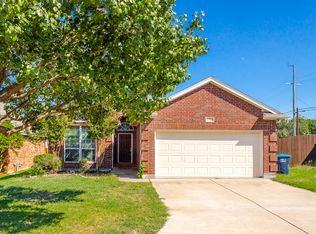 5700 Barrier Reef Dr, Fort Worth, TX 76179