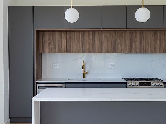 2nd image of 514 N Leavitt St #305
