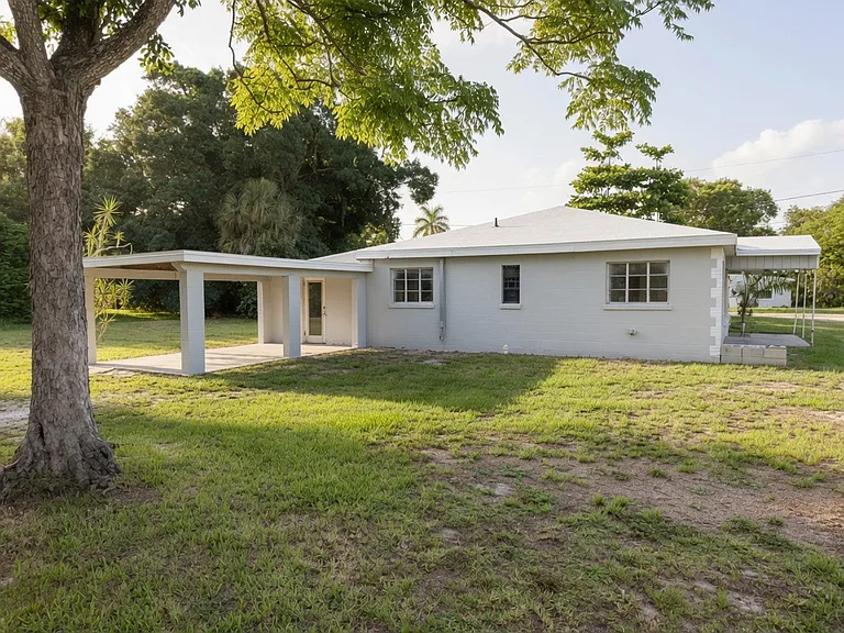 4441 Virginia St — Photo 15