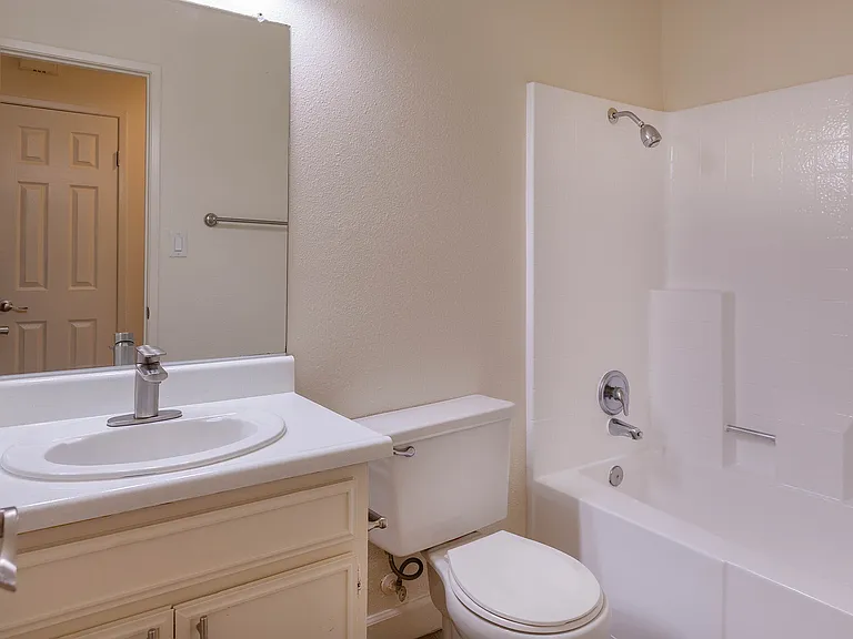 Elan Quail Pointe Apartment Homes — Photo 13