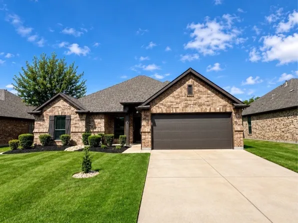 1105 Serendipity Cir, Sanger, TX 76266