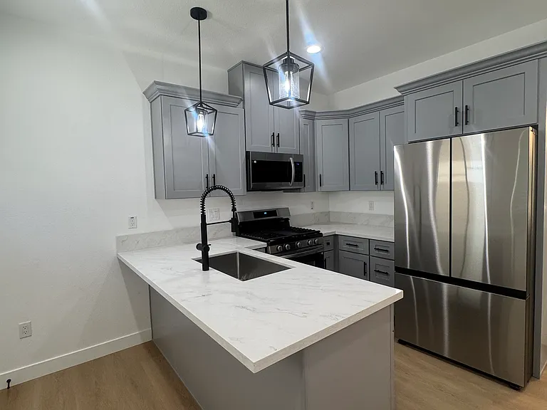 215 W Nevada St #C — Photo 3