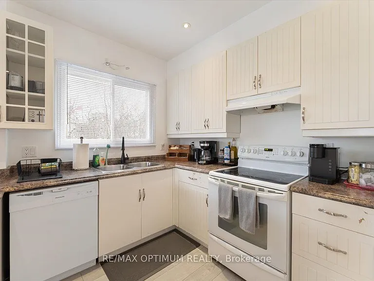 1019 Beach Blvd — Photo 12