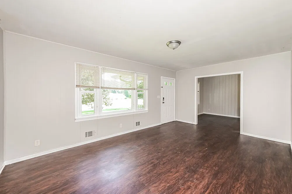 4 bed, 2.5 bath, 1850 sqft, $2,490 — Photo 4