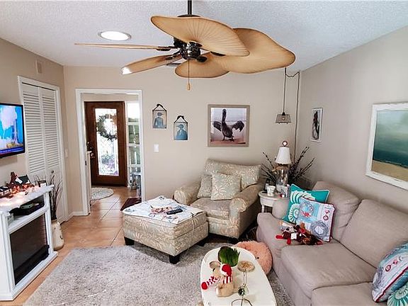 3rd image of 13407 Cattail Ct
