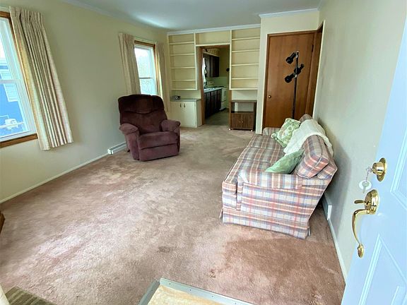 2nd image of 569 Lexington Ave
