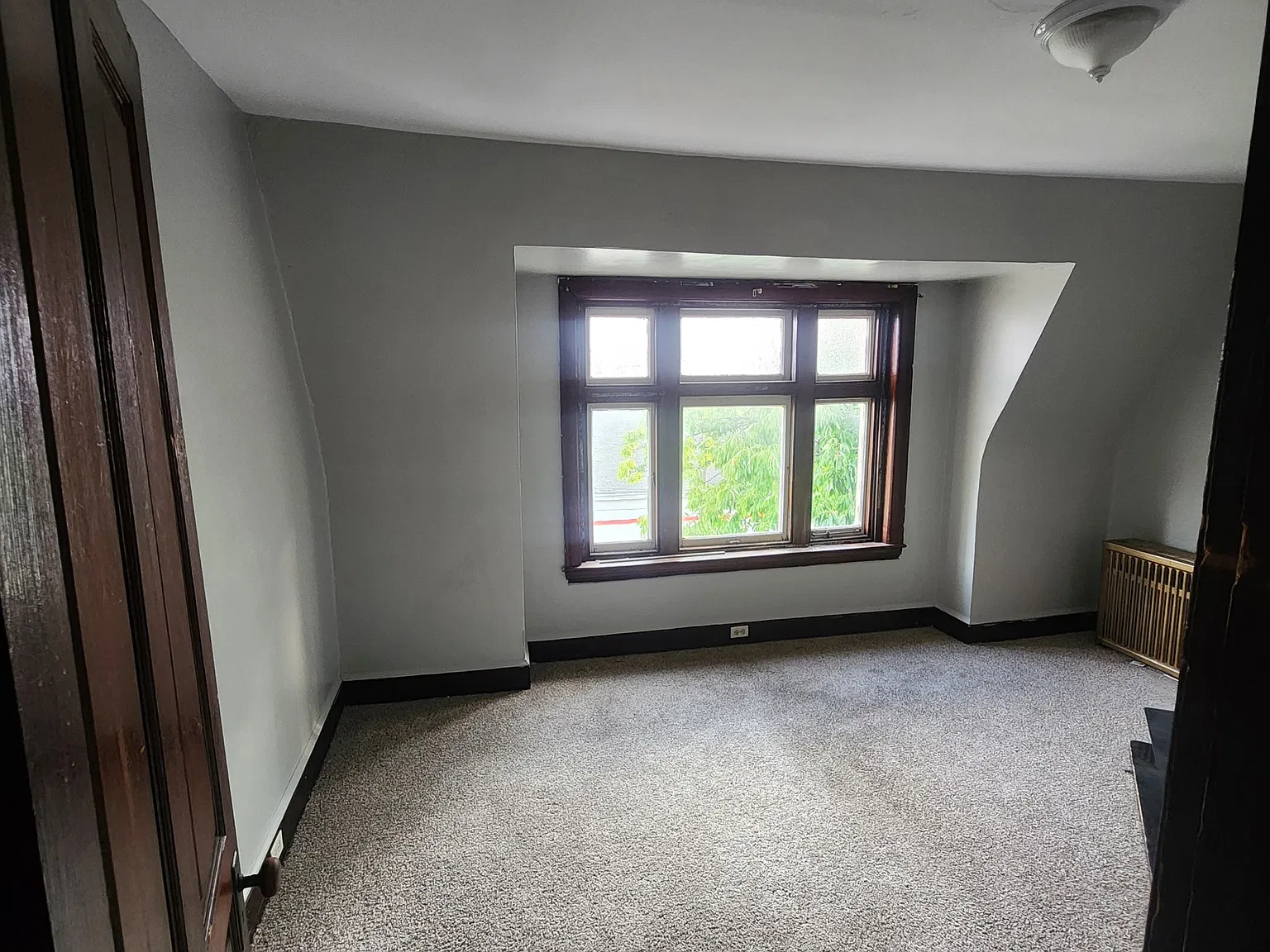 2 bed, 500 sqft, $1,350 — Photo 4