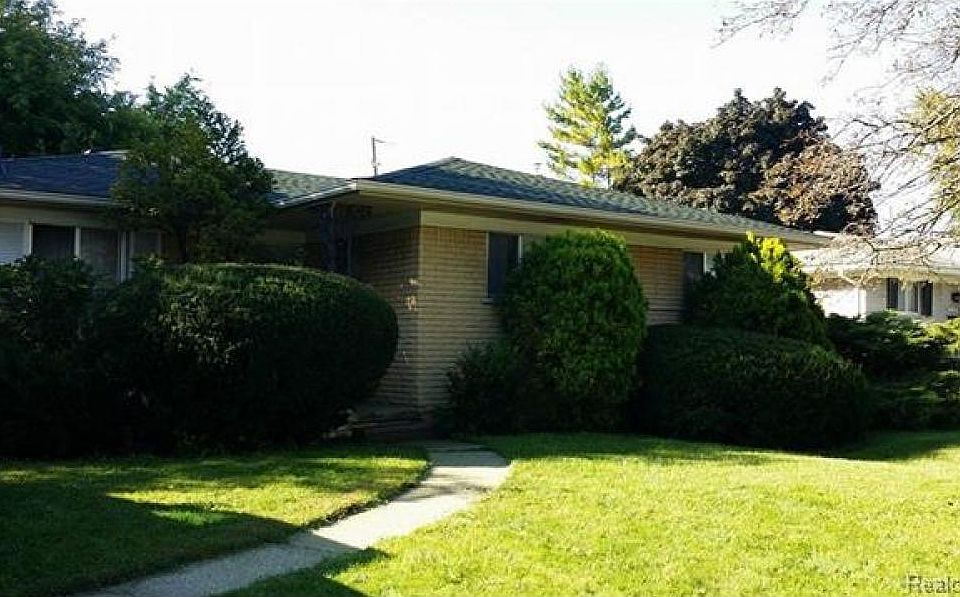 1st image of 17115 Lee St